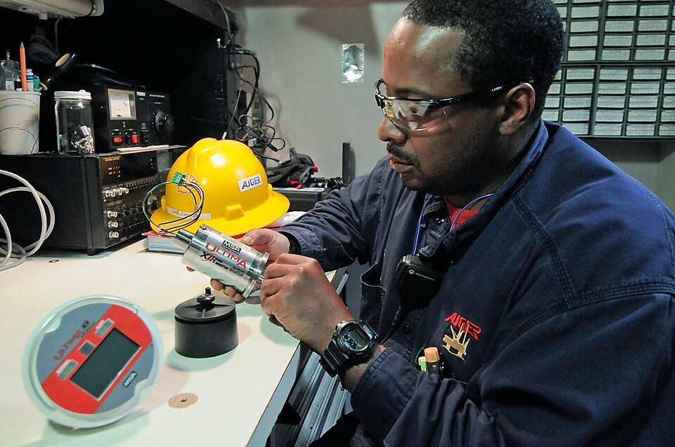 Shell Operators discuss waste management issues associated with natural gas processing